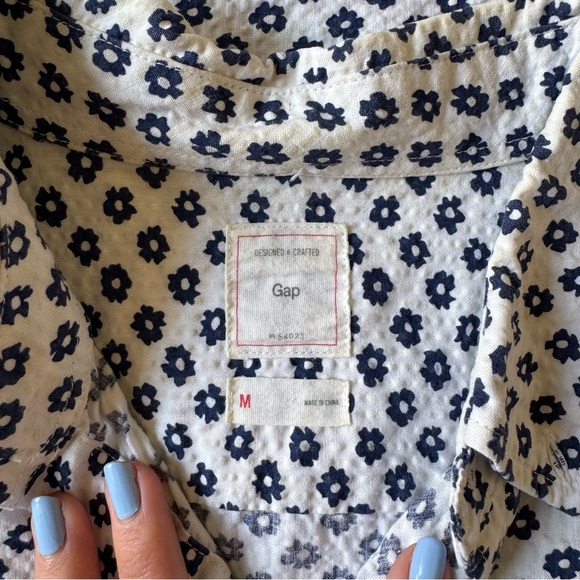 Gap Seersucker Short Sleeve Shirt - Picture 4 of 6